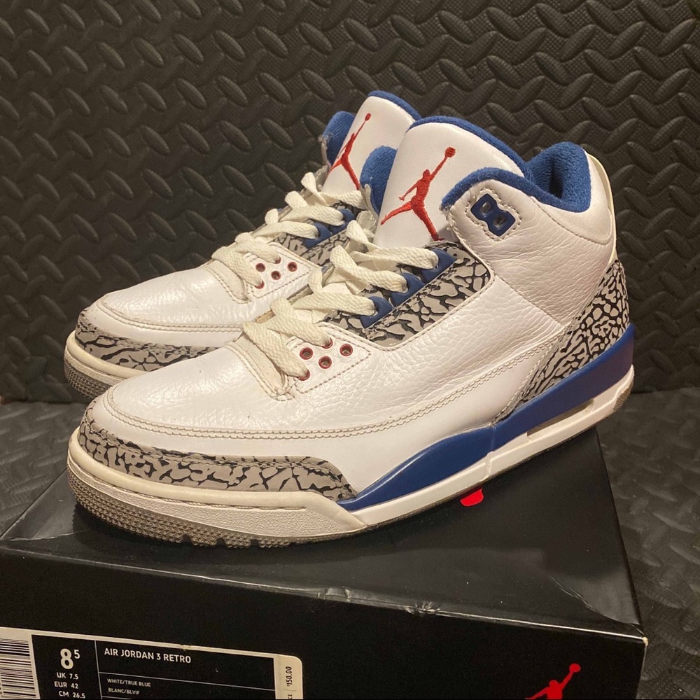 Comes as is with original box.
No Returns.Size 8.5